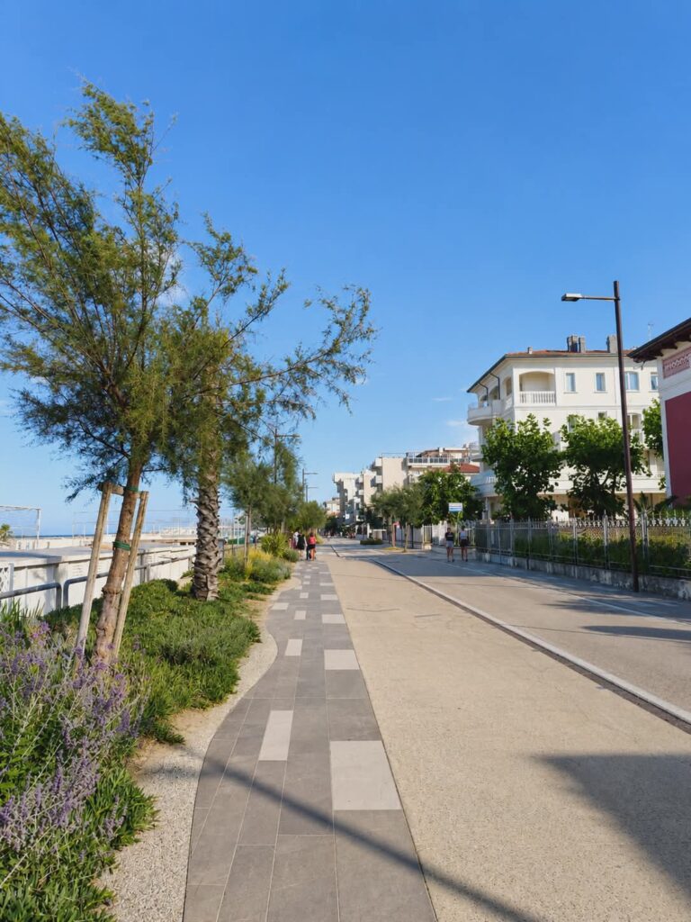 La ciclabile sul lungomare